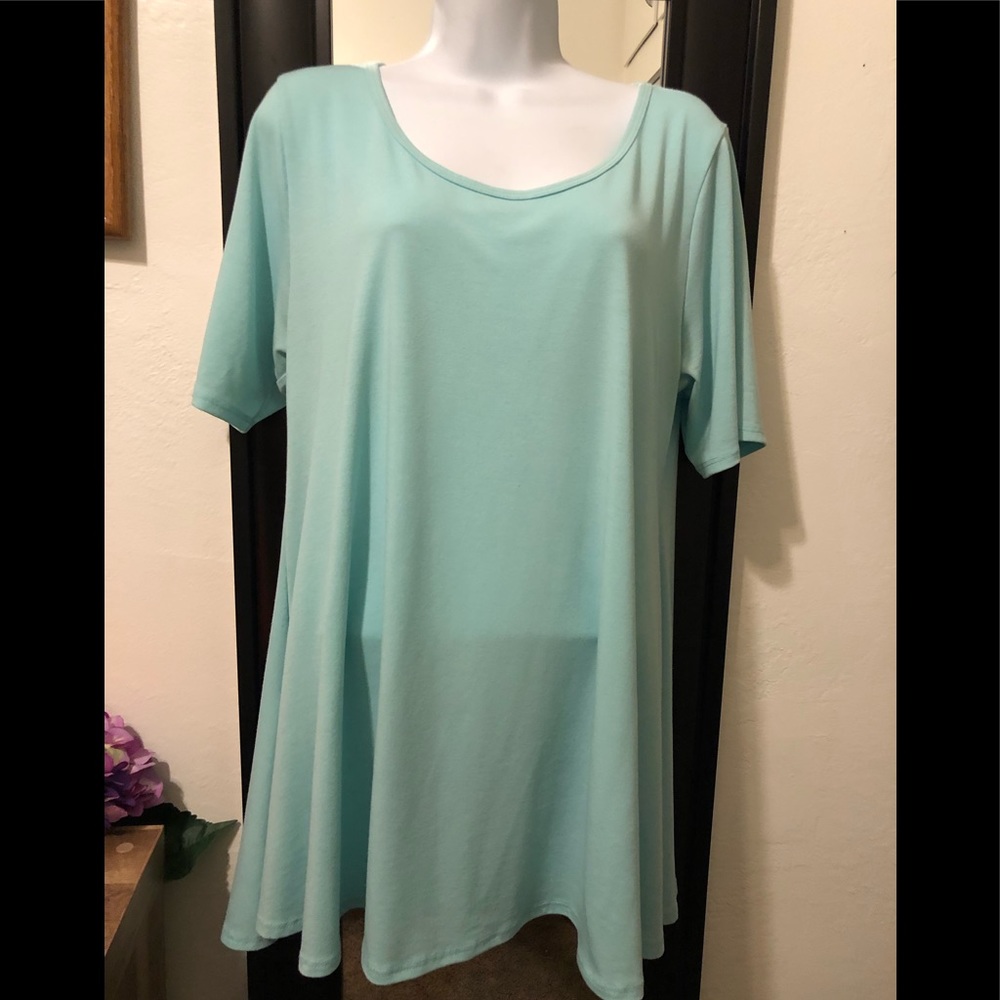 Perfect tee from Lularoe